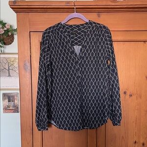 Ann Taylor Navy and White Patterned Blouse